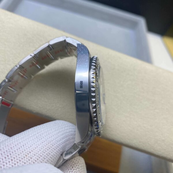 GMT Master II Two Tone Clean Factory New M126710GRNR-0004