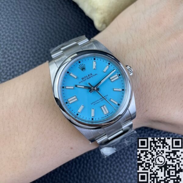 Oyster Perpetual Date​ Rolex M124300-0006 Tiffany Blue Dial