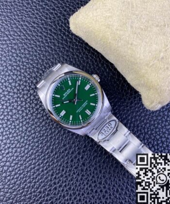 Oyster Perpetual 36mm Rolex M126000-0005 Green Dial