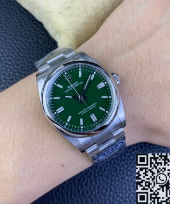 Oyster Perpetual 36mm Rolex M126000-0005 Green Dial