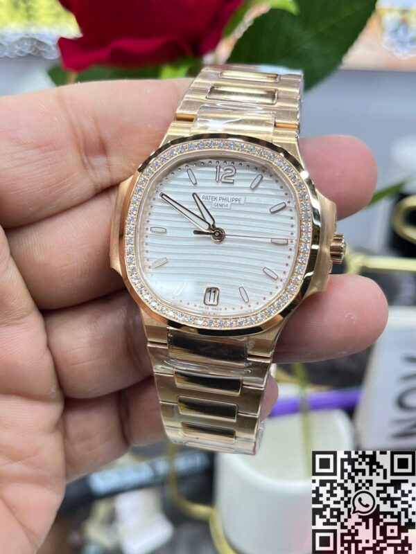Patek Philippe Fake Nautilus 7118/1200R-001 Silver Dial 3K