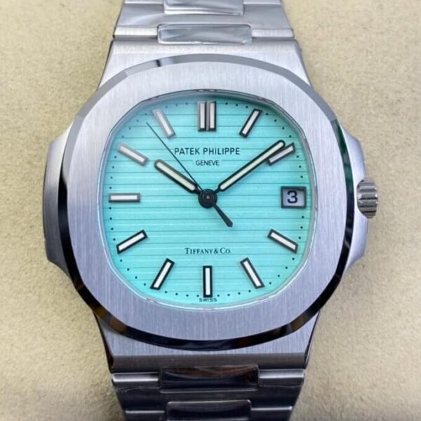 3K Patek Philippe Nautilus 5711/1A-018 Tiffany Blue Dial