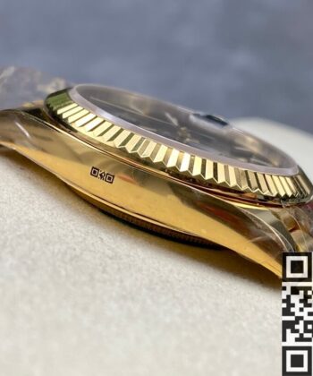 Rolex Day Date Gold M228238-0067 Bright Black Size 40mm