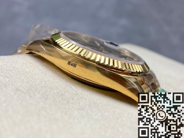 Rolex Day Date Gold M228238-0067 Bright Black Size 40mm