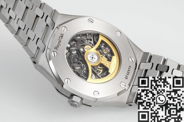 Audemars Piguet Royal Oak On Wrist 15407ST.OO.1220ST.01