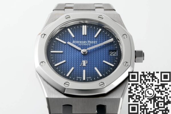 Audemars Piguets Royal Oak​ 15202IP.OO.1240IP.01 Gradient Blue