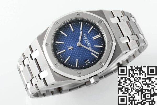 Audemars Piguets Royal Oak​ 15202IP.OO.1240IP.01 Gradient Blue
