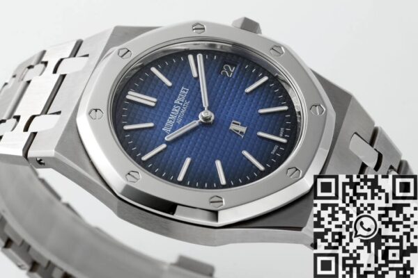 Audemars Piguets Royal Oak​ 15202IP.OO.1240IP.01 Gradient Blue