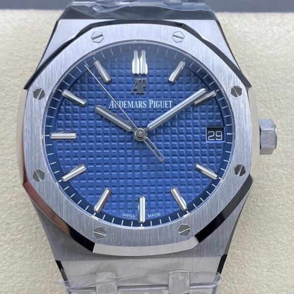 Audemars Piguet Mini Royal Oak​ 15500ST.OO.1220ST.01 Blue