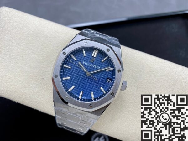Audemars Piguet Mini Royal Oak​ 15500ST.OO.1220ST.01 Blue