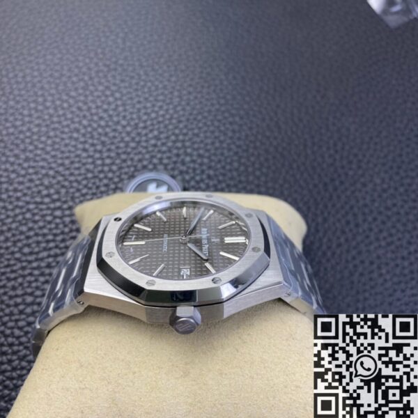 Audemars Piguet Royal Oak Water Resistant 15400ST.OO.1220ST
