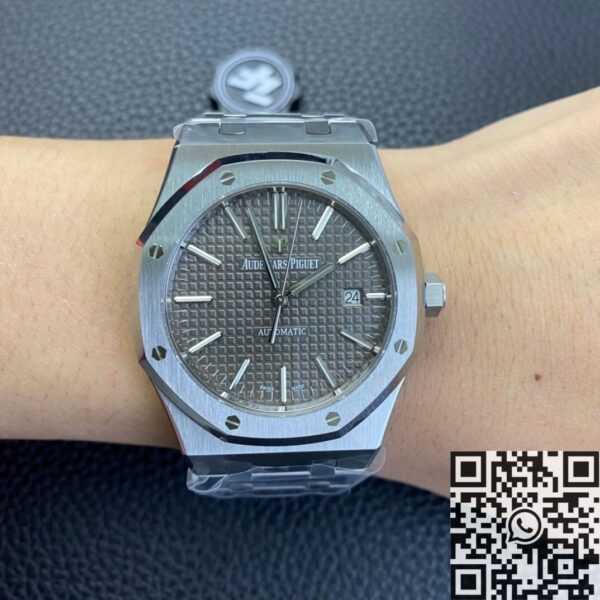 Audemars Piguet Royal Oak Water Resistant 15400ST.OO.1220ST