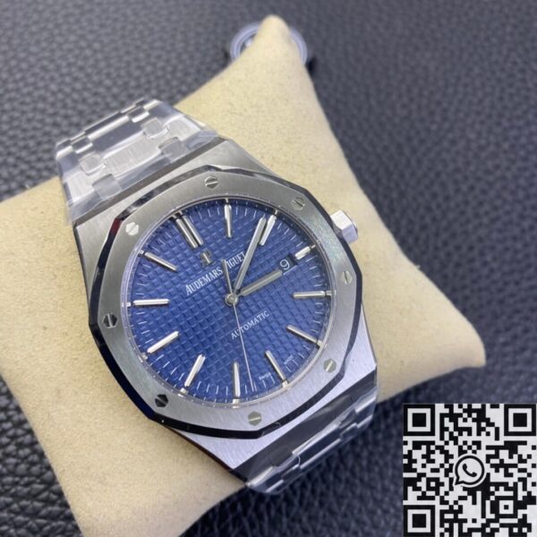 Audemars Piguet's Royal Oak​ 15400ST.OO.1220ST.03 Blue Dial
