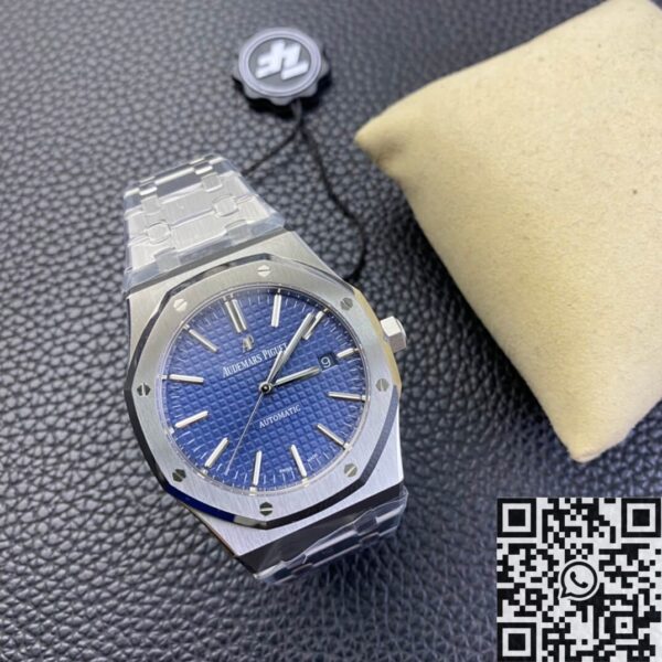 Audemars Piguet's Royal Oak​ 15400ST.OO.1220ST.03 Blue Dial