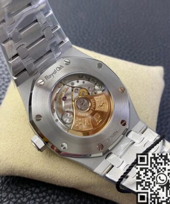 Audemars Piguet's Royal Oak​ 15400ST.OO.1220ST.03 Blue Dial