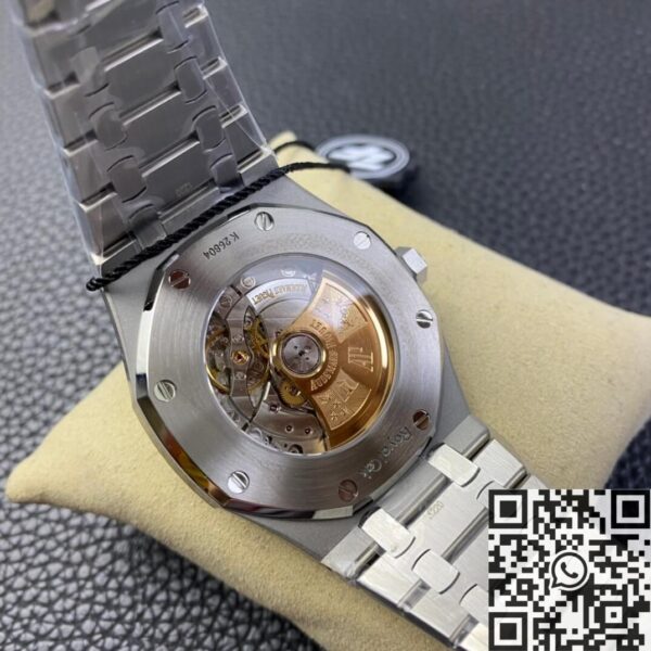 Audemars Piguet's Royal Oak​ 15400ST.OO.1220ST.03 Blue Dial
