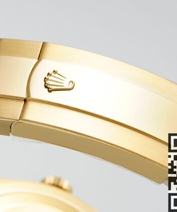 Sky-Dweller Rolex M336238-0002 Gold Watch Case Rubber Strap