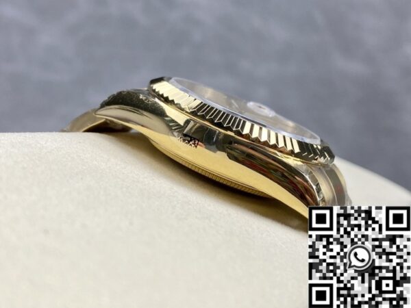 Noob Sky Dweller Watch Rolex M326938-0005 White Dial