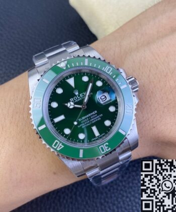 Submariner Rolex 116610LV-0002 Green Dial Size 40mm Watch