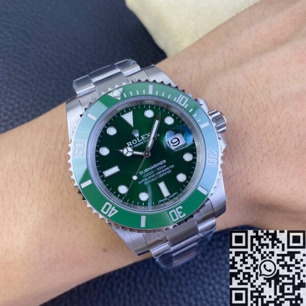 Submariner Rolex 116610LV-0002 Green Dial Size 40mm Watch