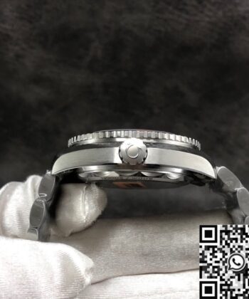 Omega Seamaster Black Diver 600M 215.30.44.21.01.002