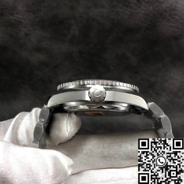 Omega Seamaster Black Diver 600M 215.30.44.21.01.002
