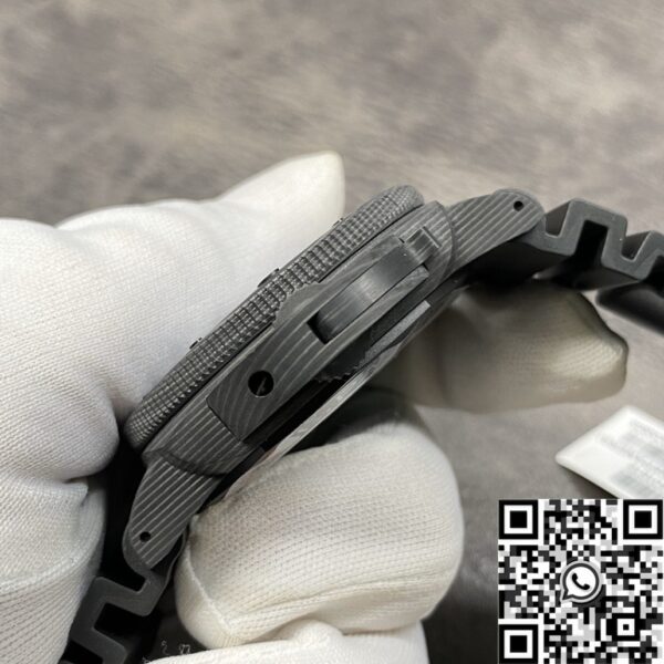 Panerai Submersible Replica PAM01616 Black Dial Size 47mm