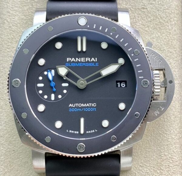 Panerai Fake Watch Submersible PAM00683 Black Dial Size 42mm
