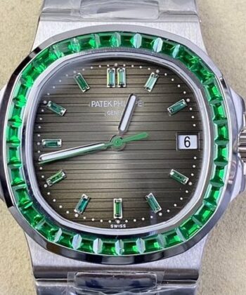 Nautilus 5711 Patek Philippe Emerald Diamond Green Dial Watch