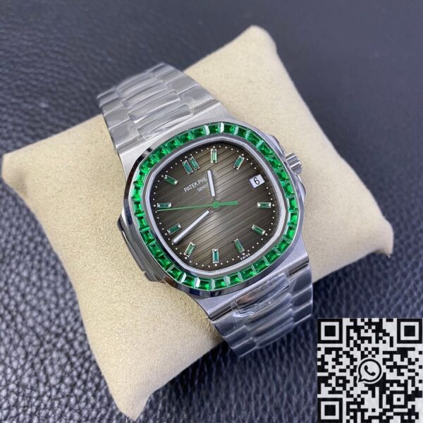 Nautilus 5711 Patek Philippe Emerald Diamond Green Dial Watch