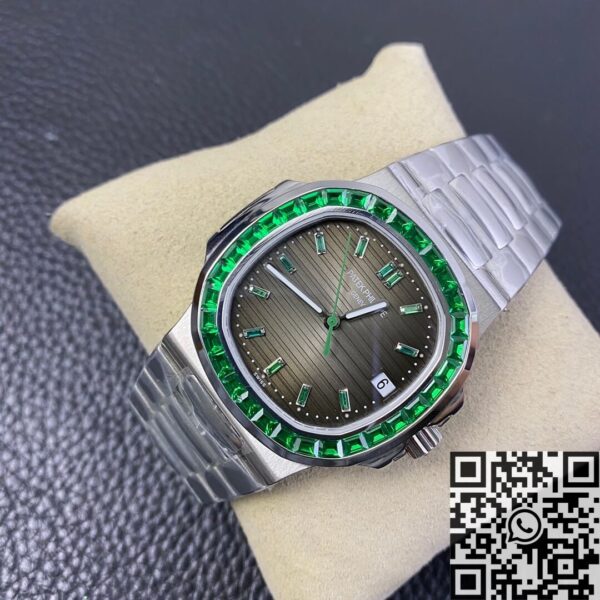 Nautilus 5711 Patek Philippe Emerald Diamond Green Dial Watch