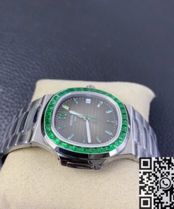 Nautilus 5711 Patek Philippe Emerald Diamond Green Dial Watch