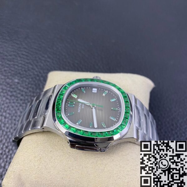 Nautilus 5711 Patek Philippe Emerald Diamond Green Dial Watch