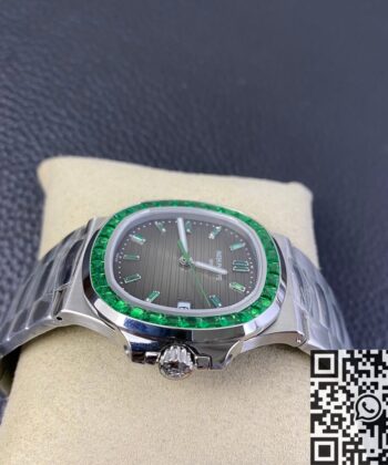 Nautilus 5711 Patek Philippe Emerald Diamond Green Dial Watch