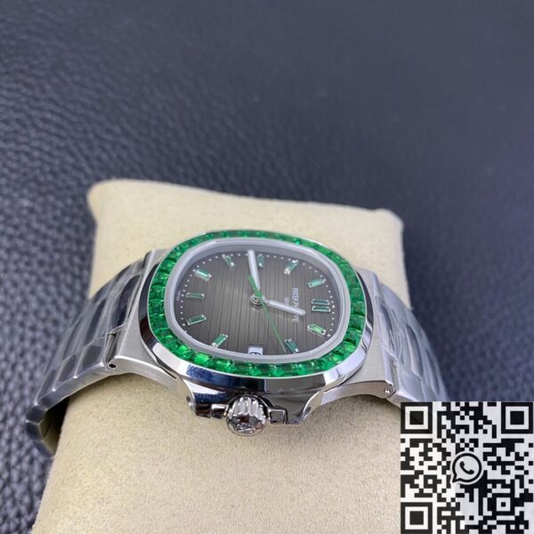 Nautilus 5711 Patek Philippe Emerald Diamond Green Dial Watch