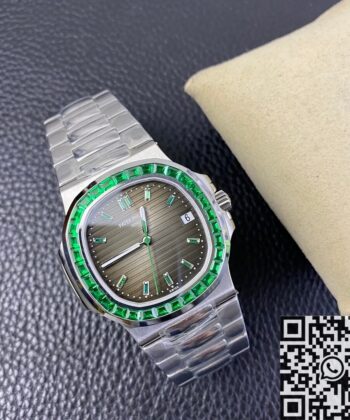 Nautilus 5711 Patek Philippe Emerald Diamond Green Dial Watch