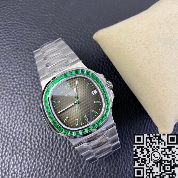 Nautilus 5711 Patek Philippe Emerald Diamond Green Dial Watch