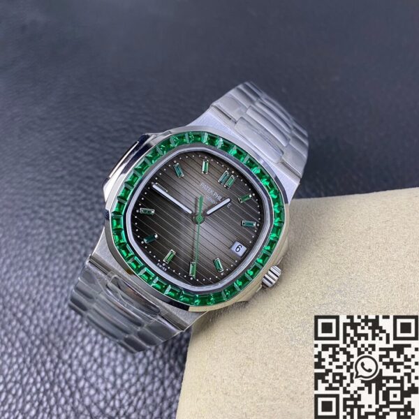 Nautilus 5711 Patek Philippe Emerald Diamond Green Dial Watch