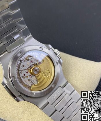 Nautilus 5711 Patek Philippe Emerald Diamond Green Dial Watch