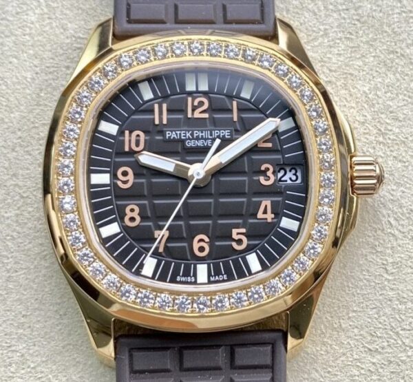 Patek Philippe Aquanaut Ladies 5068R-001 Rose Gold Diamond