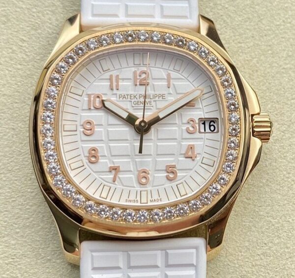 Replica Patek Philippe Aquanaut​ 5068R-010 Women’s Rose Gold