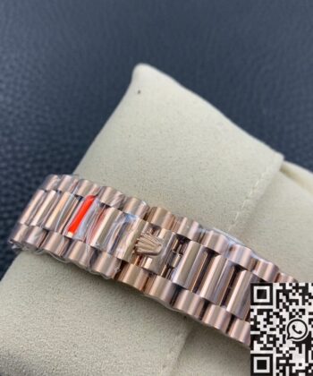 Rolex Day Date Wrist​ M228235 Black Dial Rose Gold Size 40mm