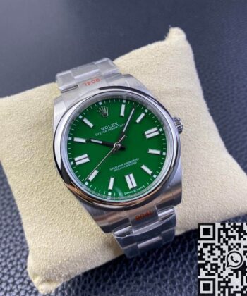 Oyster Perpetual Rolex Watches M124300-0005 Green Dial 41mm