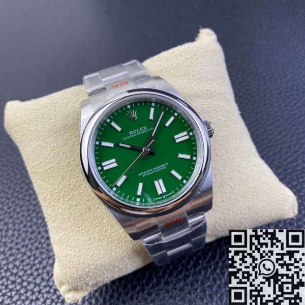 Oyster Perpetual Rolex Watches M124300-0005 Green Dial 41mm