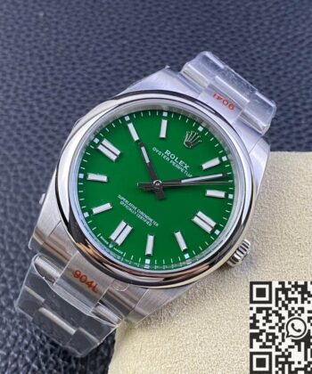 Oyster Perpetual Rolex Watches M124300-0005 Green Dial 41mm