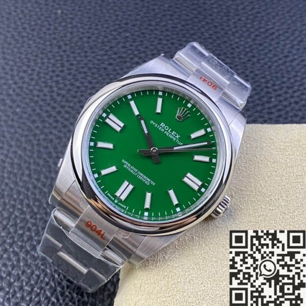 Oyster Perpetual Rolex Watches M124300-0005 Green Dial 41mm