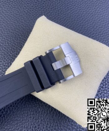 Audemars Piguet Chronograph Royal Oak Offshore 15703 V10