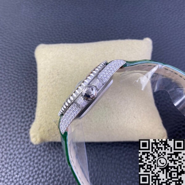 Custom Submariner IPK Rolex Rainbow Diamond Bezel Green 40