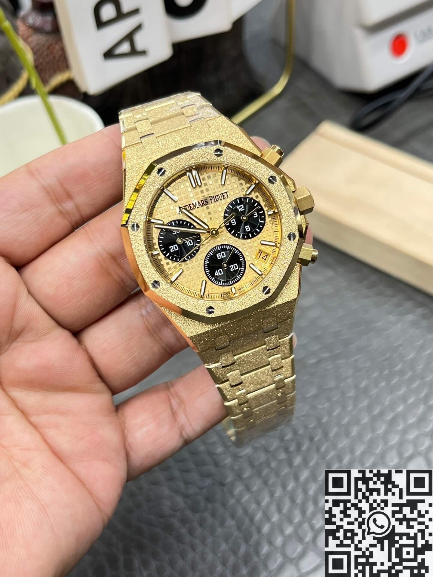 Audemars Piguet Frosted Golden 26240BA.GG.1324BA.01 Panda