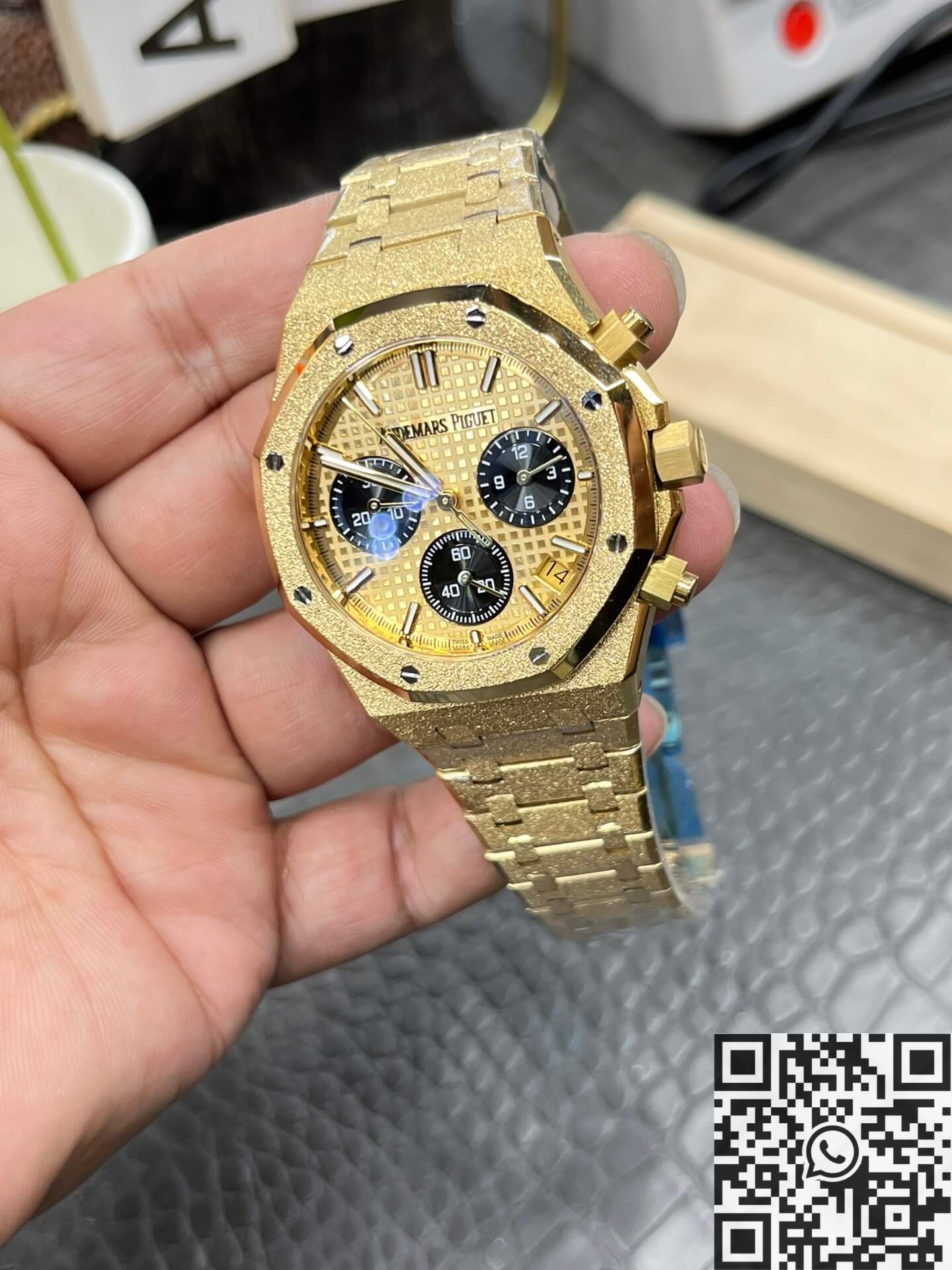 Audemars Piguet Frosted Golden 26240BA.GG.1324BA.01 Panda